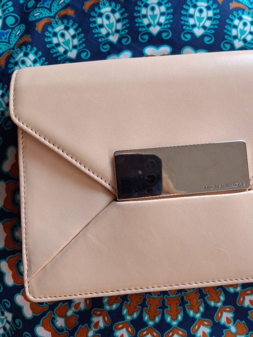 Michael Kors Butter Soft clutch - Picture 2 of 4